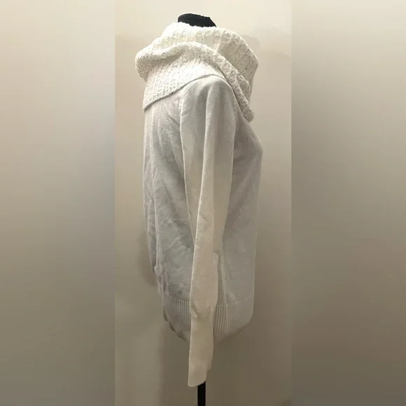 New York & Company- White Cowl Neck Sweater Size S - Picture 2 of 8